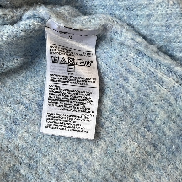 Old Navy Sweater - Picture 4 of 6